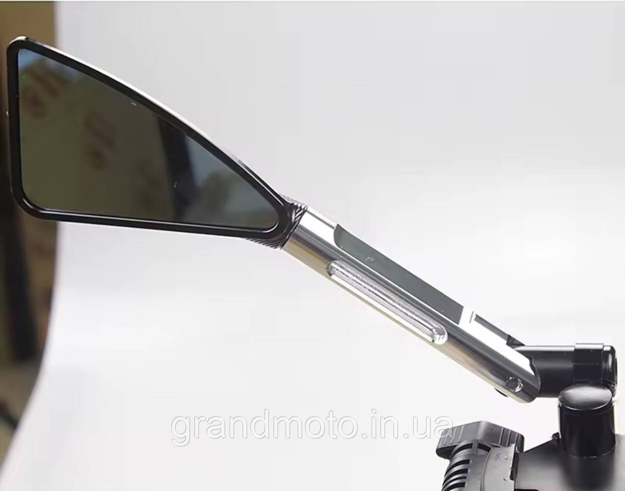 Дзеркала для мотоцикла Rizoma Triangle різні кольори