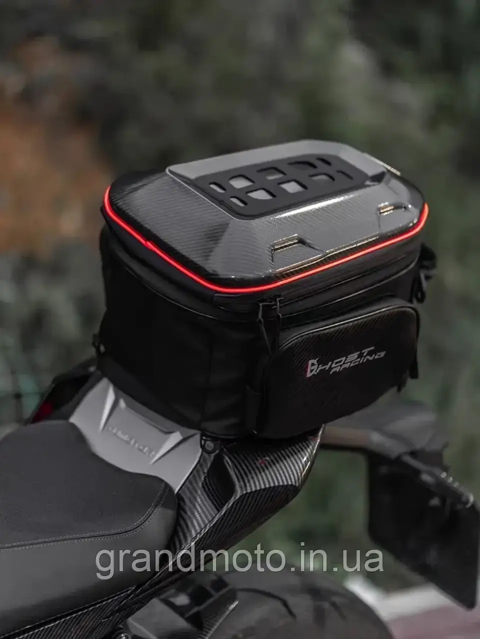 Сумка рюкзак із підсвіткою LED на сидіння мотоцикла для шолома Ghost Racing Карбон